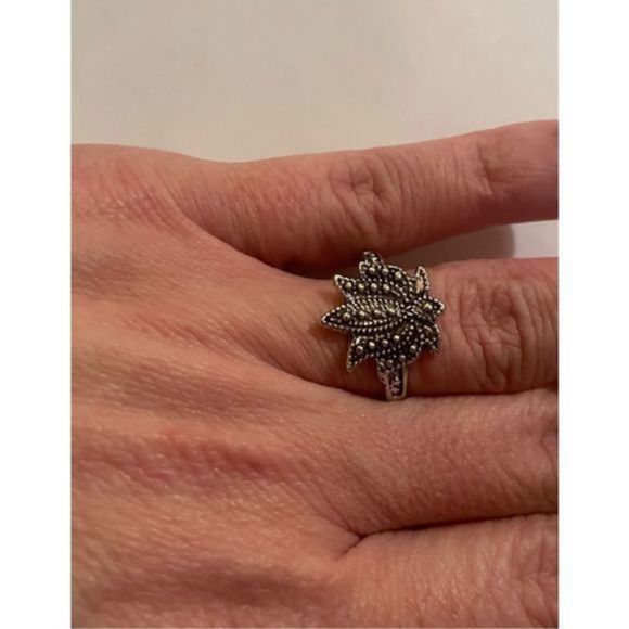 Silver lotus FLOWER RING - Picture 4 of 8